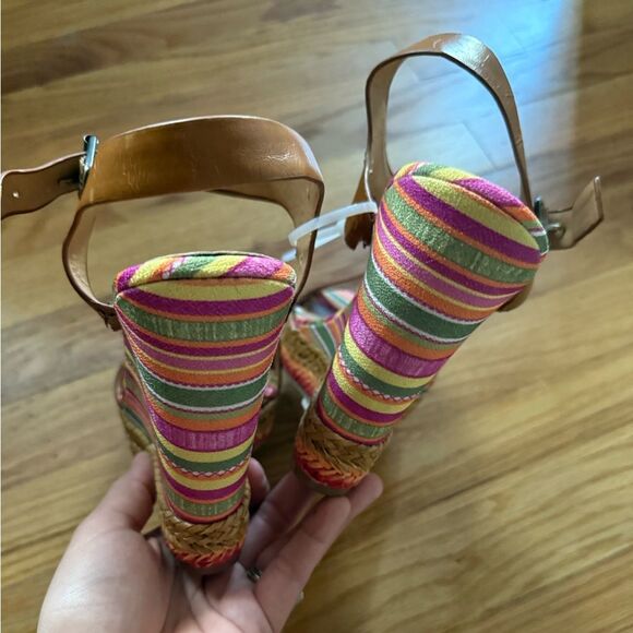 Chinese Laundry | Mahalo Wedge Sandals - Picture 10 of 11